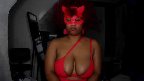 Queen Siren online show from December 5, 9:55 am