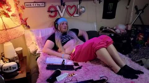 Blakely Morningstar   online show from February 5, 3:55 am