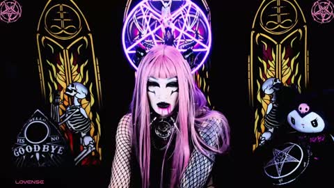   online show from December 10, 3:55 pm