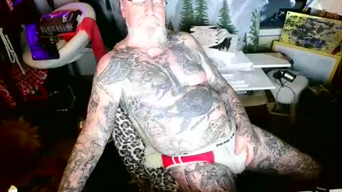 Snapshot of blindsurfer780299 chatting on October 13, 5:20 am blindsurfer780299 online show from October 13, 5:20 am