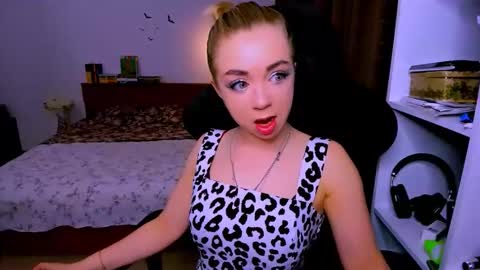 Nicole online show from January 19, 1:10 pm