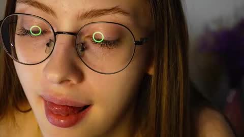  LiLy online show from November 5, 3:25 pm