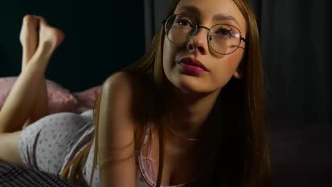  LiLy online show from October 15, 3:35 pm