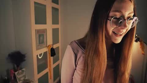  LiLy online show from September 18, 3:05 pm