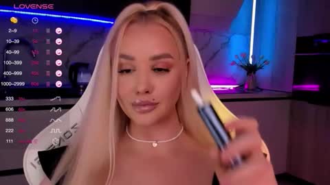 Lana online show from October 25, 8:13 am