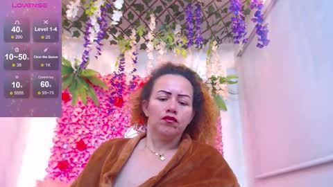 blonde_squirt_ online show from February 9, 12:09 pm