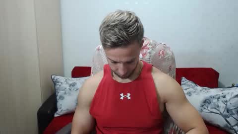 Snapshot of blondeagle chatting on October 13, 10:28 am Mr Blond online show from October 13, 10:28 am