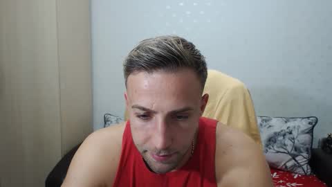 Snapshot of blondeagle chatting on October 22, 9:27 pm Mr Blond online show from October 22, 9:27 pm