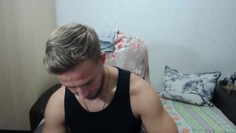 Snapshot of blondeagle chatting on October 15, 7:37 pm Mr Blond online show from October 15, 7:37 pm