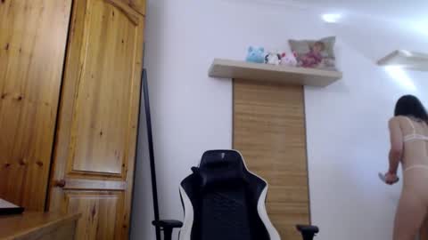 blondyelena online show from October 13, 9:11 am