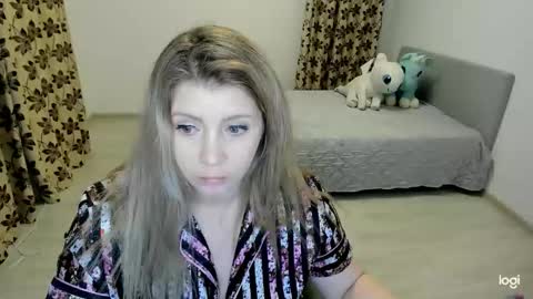 blondysarah online show from March 5, 12:30 am