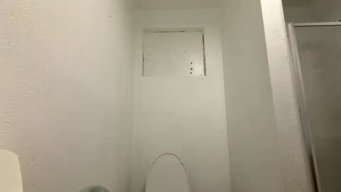 blopez19 online show from March 27, 7:36 am