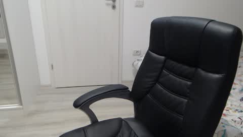 Juliet online show from November 5, 5:15 pm