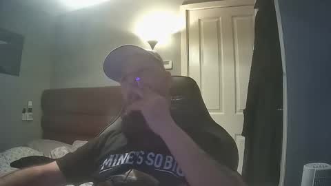 bluebirdflame1 online show from April 9, 10:48 pm