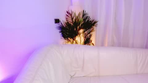 bluediamondsdreams online show from April 22, 10:50 pm