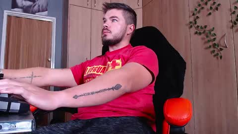 blueeyeboy0 online show from June 3, 8:06 am