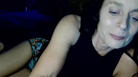 Blueeyedlie online show from March 5, 4:43 am