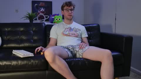 Snapshot of blueeyedtallguy chatting on October 14, 1:08 am blueeyedtallguy online show from October 14, 1:08 am