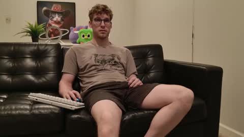 Snapshot of blueeyedtallguy chatting on October 4, 11:02 pm blueeyedtallguy online show from October 4, 11:02 pm