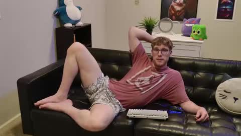 Snapshot of blueeyedtallguy chatting on September 16, 2:35 am blueeyedtallguy online show from September 16, 2:35 am