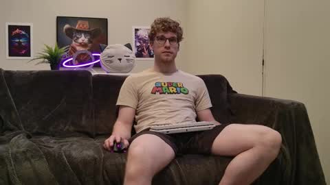 Snapshot of blueeyedtallguy chatting on November 1, 6:40 pm blueeyedtallguy online show from November 1, 6:40 pm