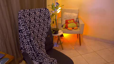 FLORAA online show from April 4, 12:45 pm