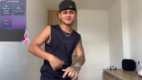 Bob  INDEPENDENT MODEL online show from April 11, 6:01 pm