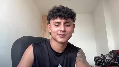 Bob  INDEPENDENT MODEL online show from April 17, 9:50 pm