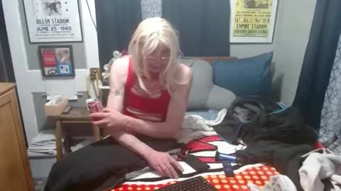 Snapshot of bobbiloosehole chatting on November 1, 10:25 am Bobbi online show from November 1, 10:25 am