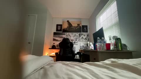 bobbyjones2point0 online show from September 25, 3:19 pm