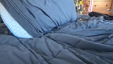 Snapshot of boblight221 chatting on October 16, 7:24 pm boblight221 online show from October 16, 7:24 pm