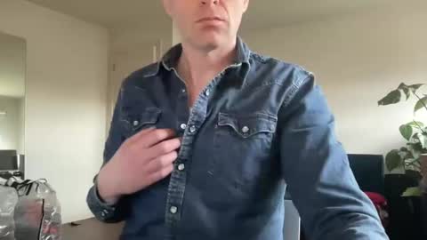 Snapshot of boegieboy76 chatting on February 25, 9:53 am ask me online show from February 25, 9:53 am