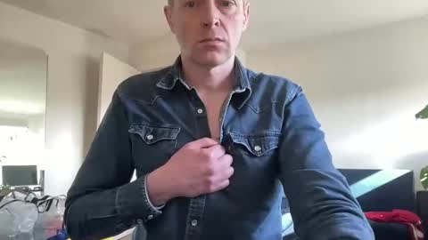 Snapshot of boegieboy76 chatting on February 26, 10:49 am ask me online show from February 26, 10:49 am