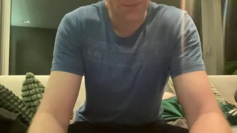 Snapshot of boegieboy76 chatting on February 24, 10:03 pm ask me online show from February 24, 10:03 pm