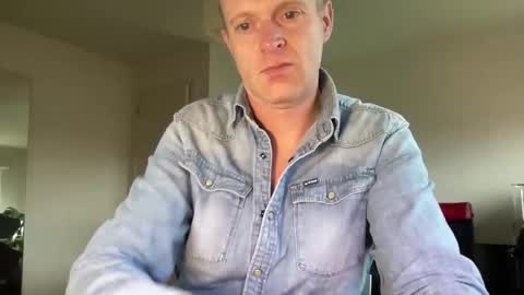 Snapshot of boegieboy76 chatting on December 10, 1:22 pm ask me online show from December 10, 1:22 pm