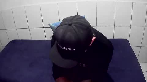 Cesar Augusto Pierdona online show from December 18, 9:21 pm