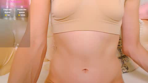 Mia online show from September 28, 3:04 am