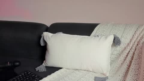 bombon online show from March 11, 10:46 pm