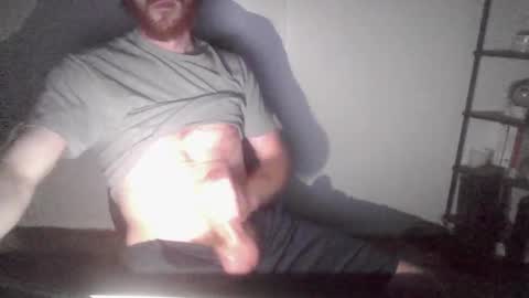 Snapshot of bone_daddy_4u chatting on September 15, 4:36 am Bone daddy online show from September 15, 4:36 am