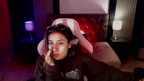bonnali_lune online show from May 31, 4:55 am