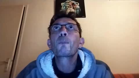 bonnequeue53 online show from March 8, 6:39 am