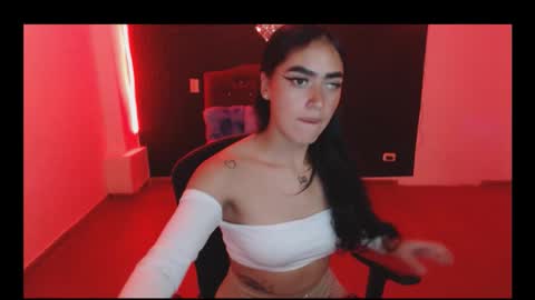 Bonnie online show from December 15, 2:57 pm