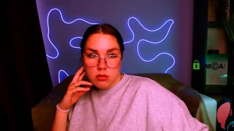 Bonnie online show from April 3, 1:29 pm