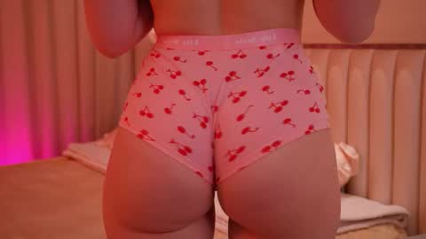 boootyfrytti online show from December 1, 9:57 pm