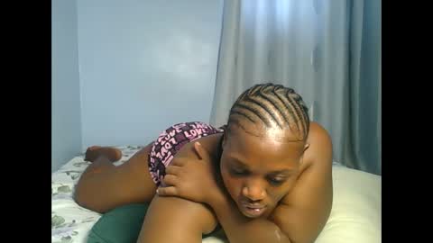 sandrah online show from December 5, 8:02 am