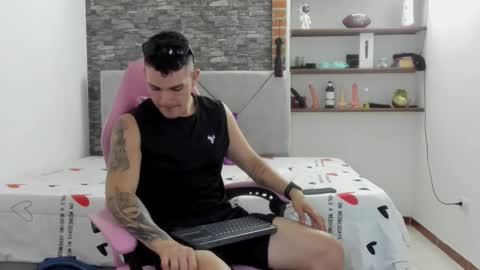 booyhott_ online show from January 10, 7:19 pm