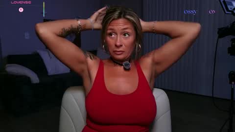 bossyroxy84 online show from June 6, 3:23 am