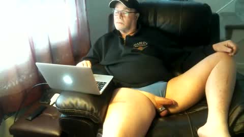 Snapshot of bottomjacki chatting on February 11, 12:58 pm Jackie online show from February 11, 12:58 pm