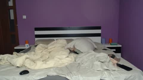 Snapshot of bouth_dream chatting on October 12, 4:43 pm Angel-Boy online show from October 12, 4:43 pm