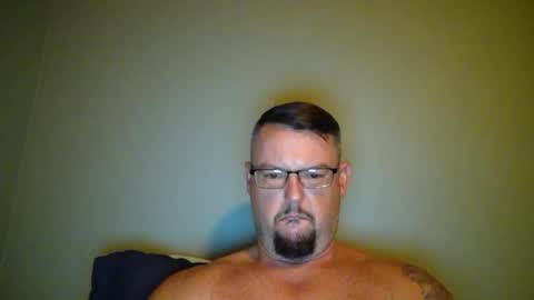 bowtieguy84 online show from June 18, 2:50 am